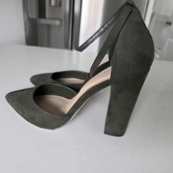 ALDO Women's Green Heels - Picture 2 of 4